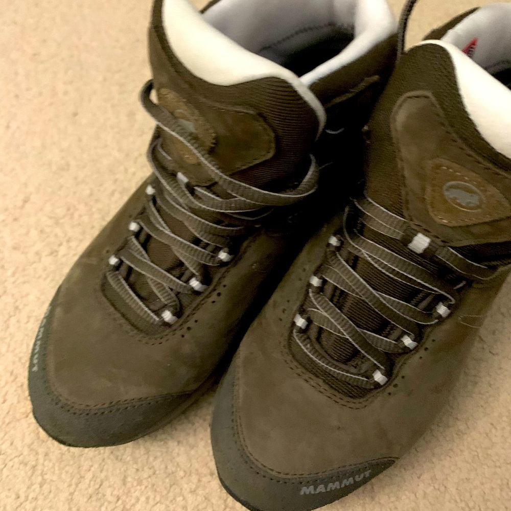 Mammut Nova 3 Mid Lth Women Hiking Boots size6. Bungee/Apricot brandy